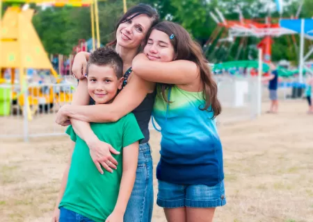 Familia en un parc